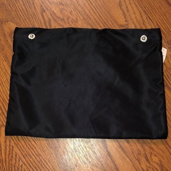 Victoria’s Secret | NEW Fashion Show Zipper Pouch - Picture 4 of 4